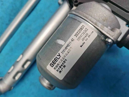 Geely Geometry A alloy silver wiper motor with connecting rod is used to drive the wiper arm